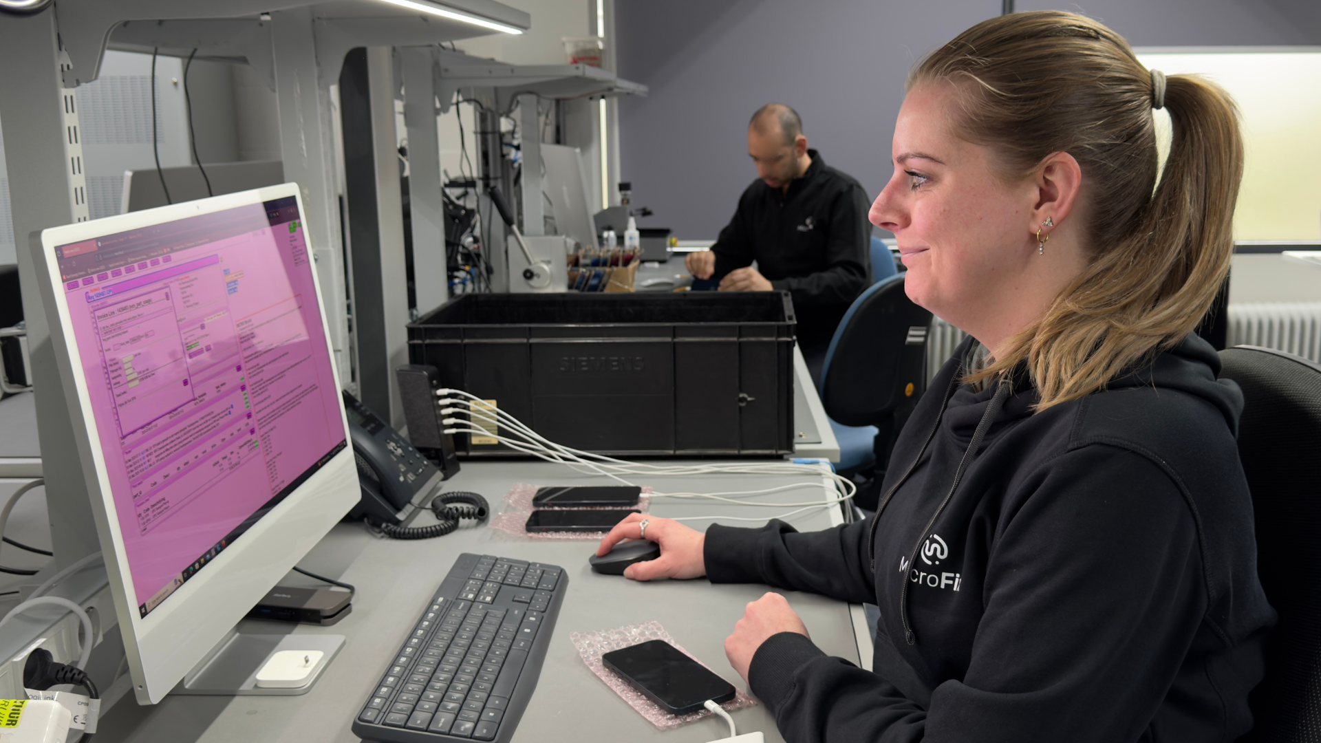 MicroFix technicus repareert Apple iPhone